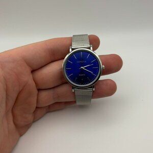 Blue face men’s watch with silver adjustable band!